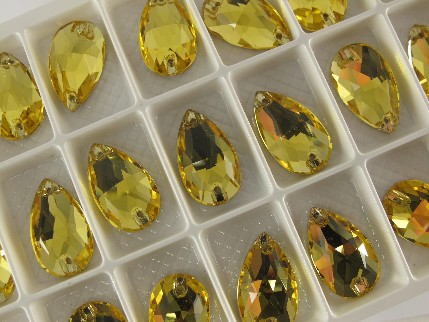 TOPAZ LT - DROP SEW-ON CRYSTAL 3230 FLAT BACK