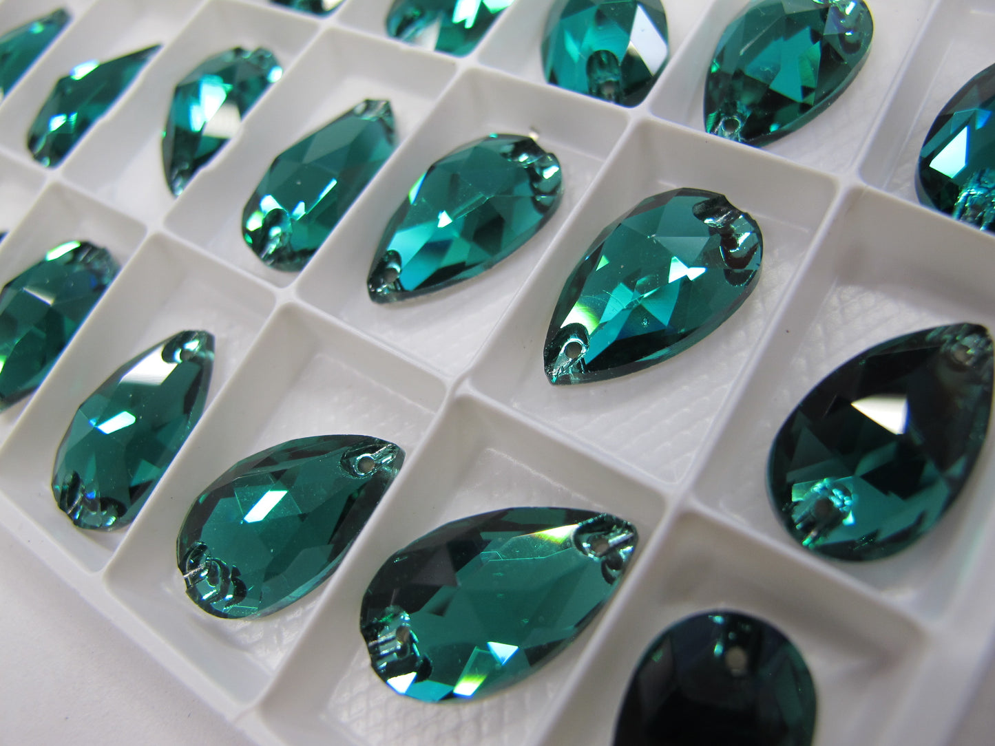 EMERALD - DROP SEW-ON CRYSTAL 3230 FLAT BACK